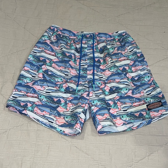 Vineyard Vines Chappy lined swim shorts pink blue tarpon fish. Sz XL. Like new